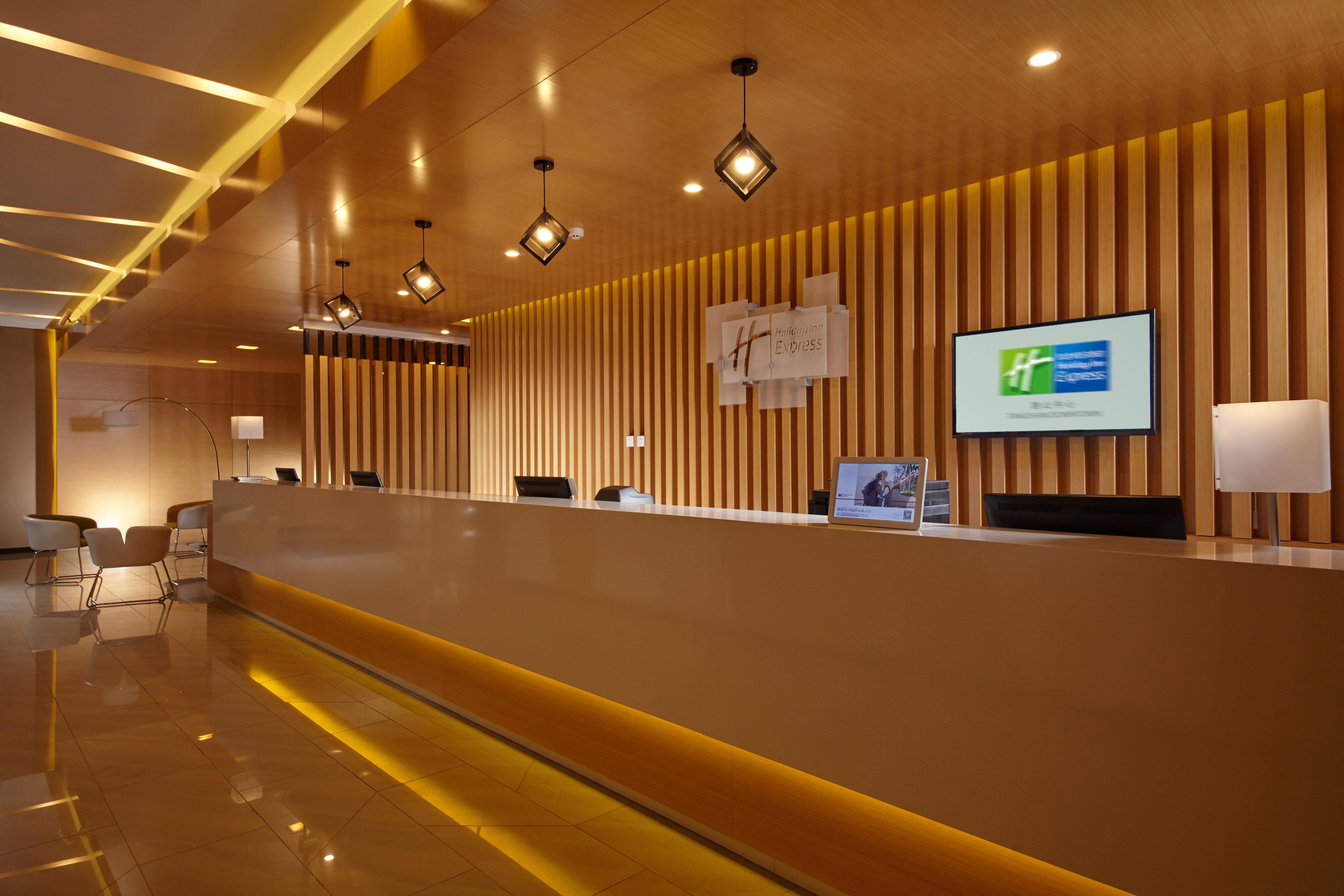 Holiday Inn Express Tangshan Downtown By Ihg Exterior foto